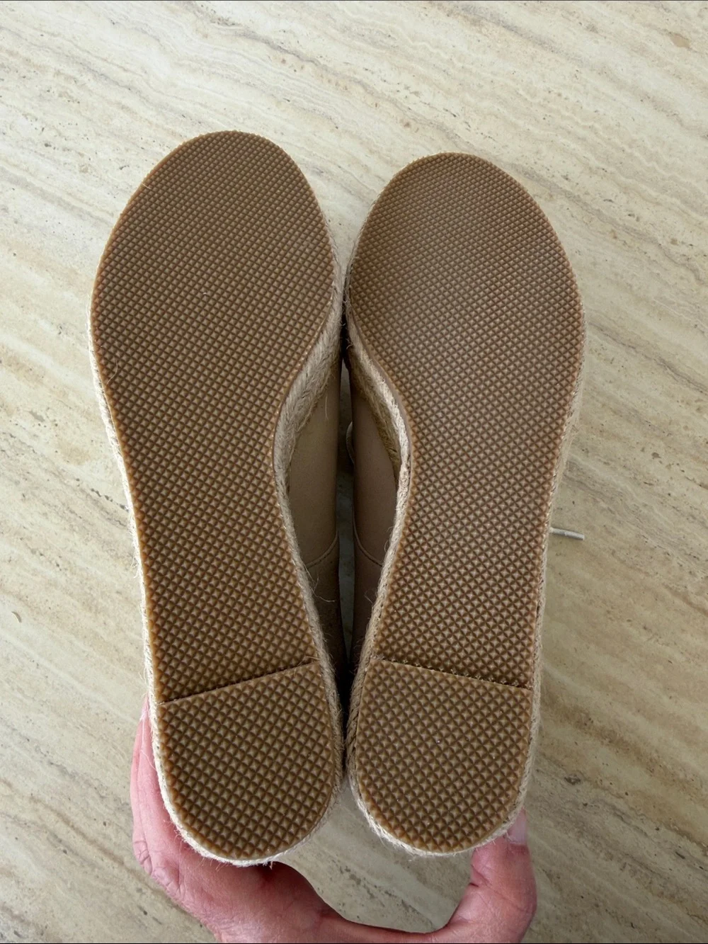 NEW Bettye Muller Concept Women's Regina Platform Shoes Size 8.5 Cream Casual